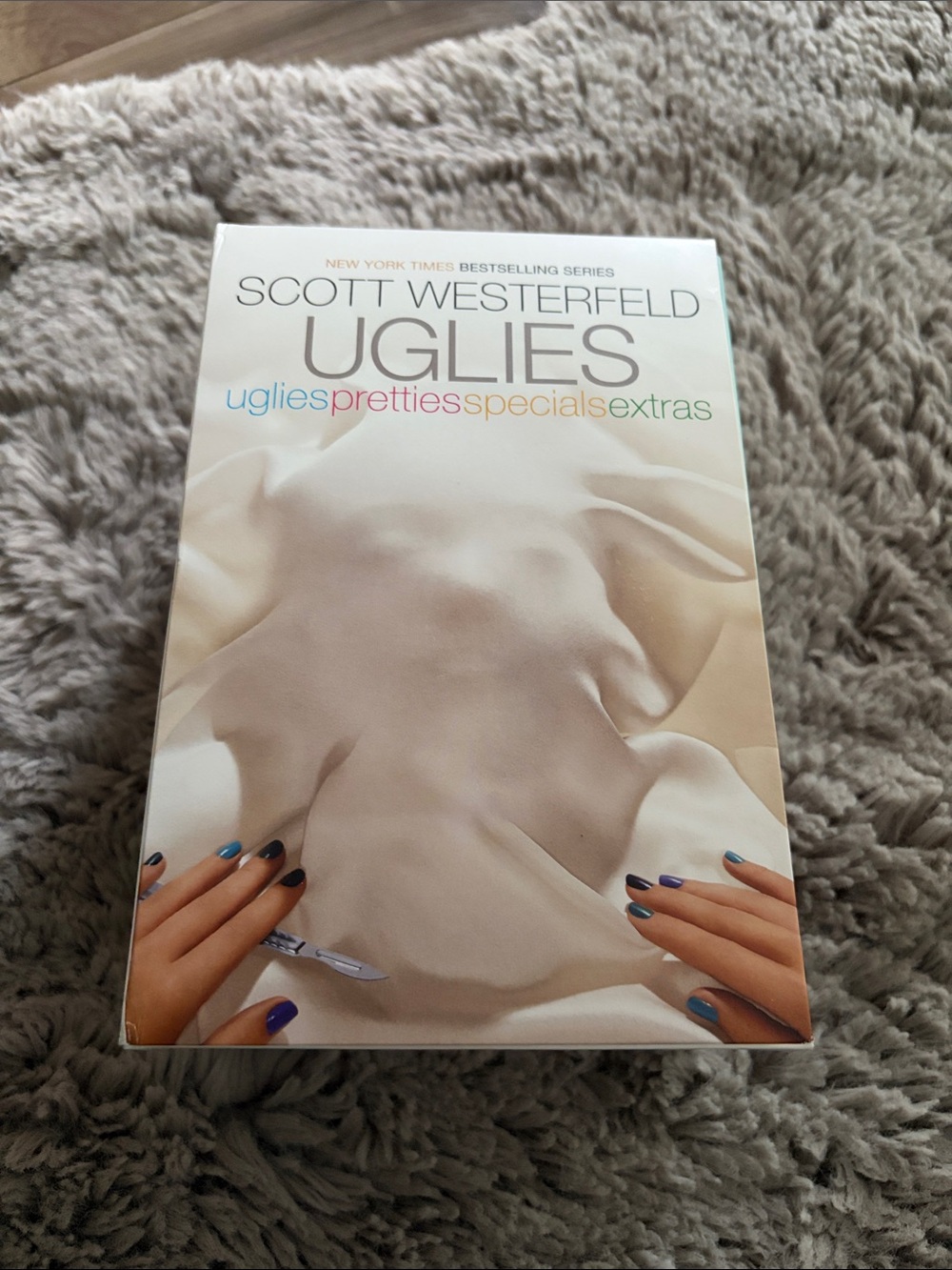 Uglies Paperback 4 Book box set - Uglies, Pretties, Specials and Extras